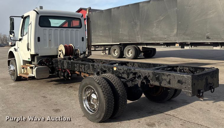 image for item FG2569 2008 Freightliner Business Class M2 semi truck