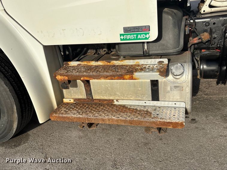 image for item FG2569 2008 Freightliner Business Class M2 semi truck