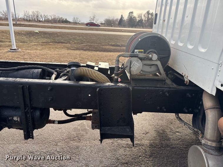 image for item FG2569 2008 Freightliner Business Class M2 semi truck