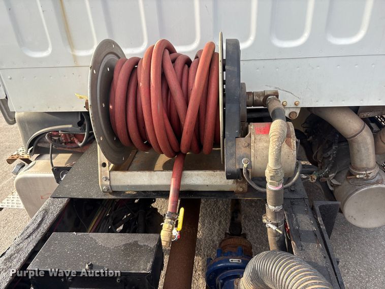 image for item FG2569 2008 Freightliner Business Class M2 semi truck