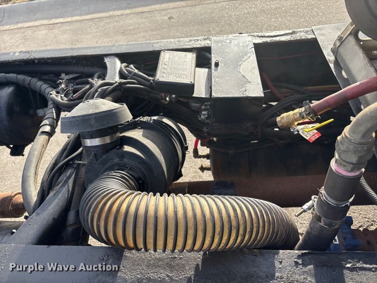 image for item FG2569 2008 Freightliner Business Class M2 semi truck