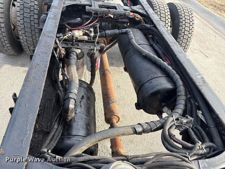 image for item FG2569 2008 Freightliner Business Class M2 semi truck