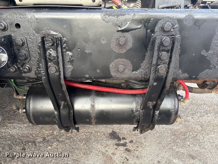 image for item FG2569 2008 Freightliner Business Class M2 semi truck