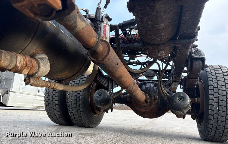 image for item FG2569 2008 Freightliner Business Class M2 semi truck