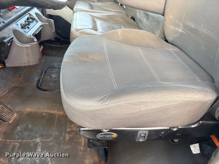 image for item FG2569 2008 Freightliner Business Class M2 semi truck