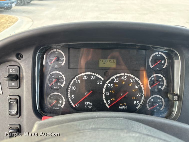 image for item FG2569 2008 Freightliner Business Class M2 semi truck