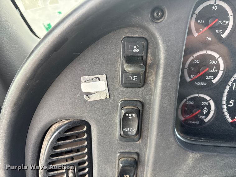 image for item FG2569 2008 Freightliner Business Class M2 semi truck