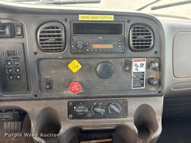 image for item FG2569 2008 Freightliner Business Class M2 semi truck