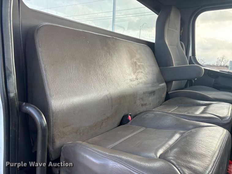 image for item FG2569 2008 Freightliner Business Class M2 semi truck