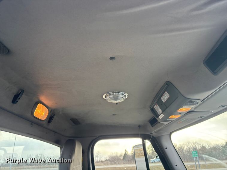 image for item FG2569 2008 Freightliner Business Class M2 semi truck