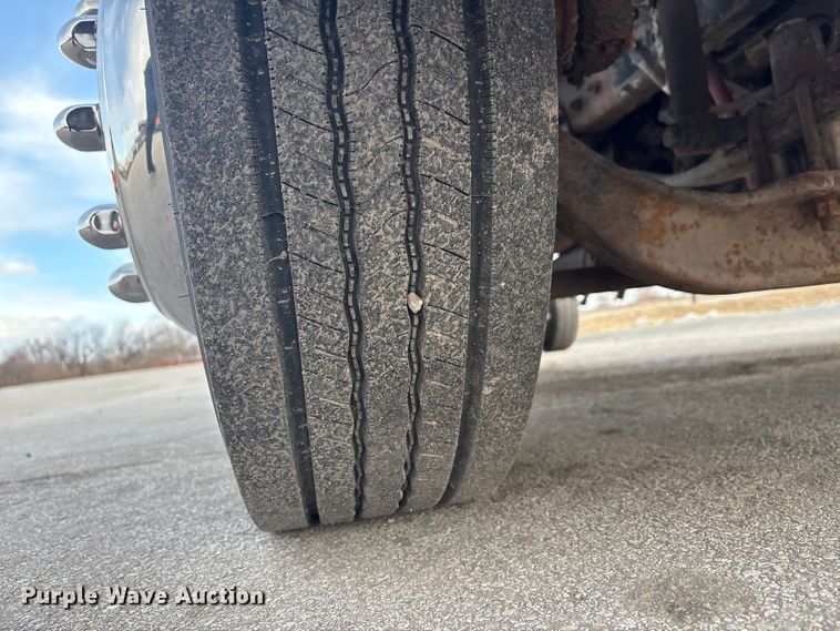 image for item FG2569 2008 Freightliner Business Class M2 semi truck