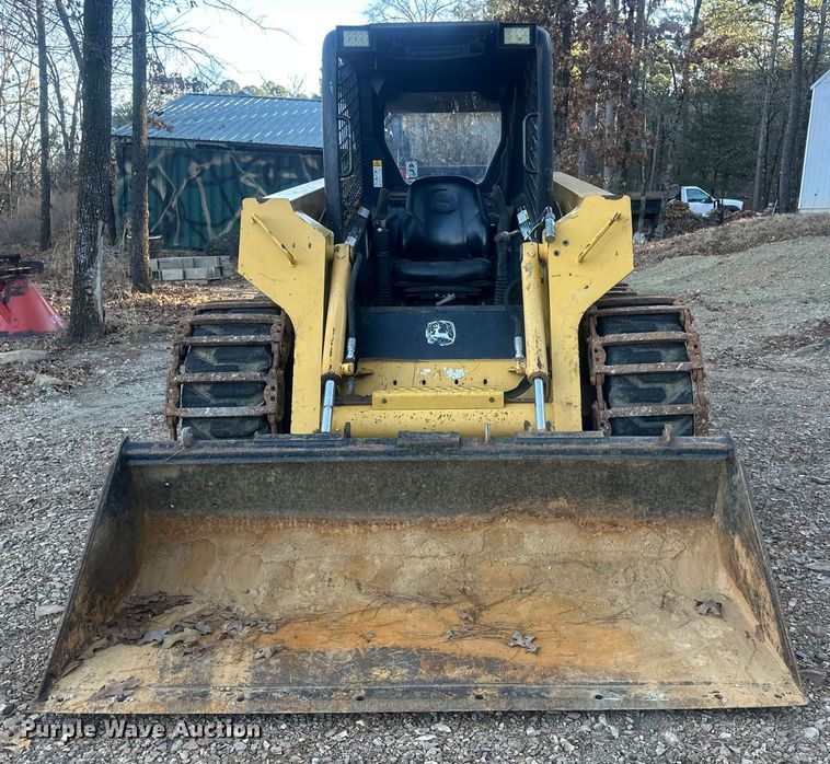 image for item FI0113 2002 John Deere 260 skid steer loader