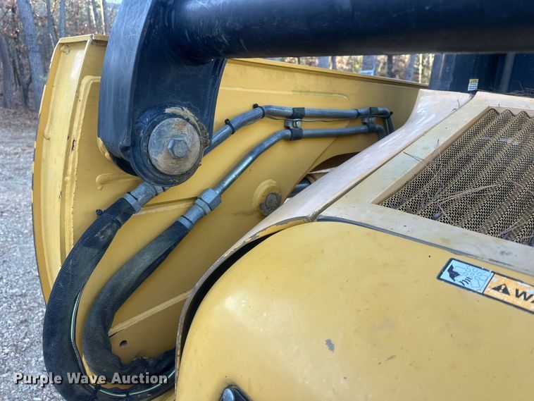 image for item FI0113 2002 John Deere 260 skid steer loader