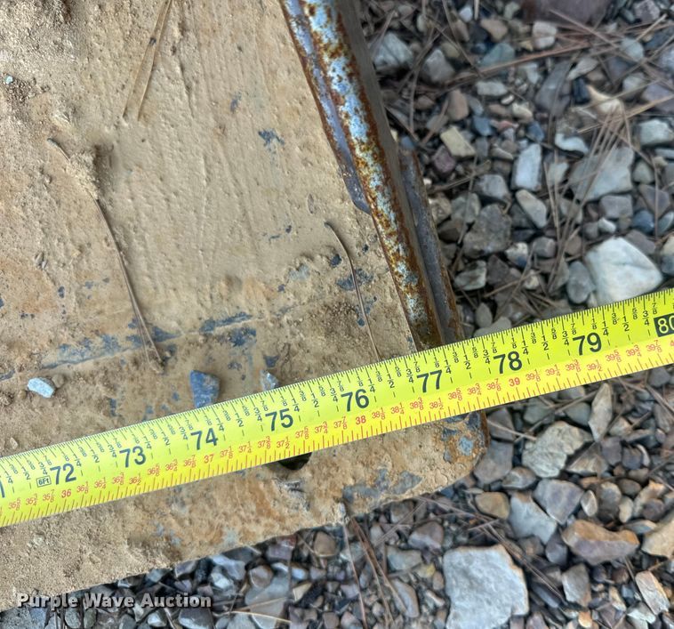 image for item FI0113 2002 John Deere 260 skid steer loader