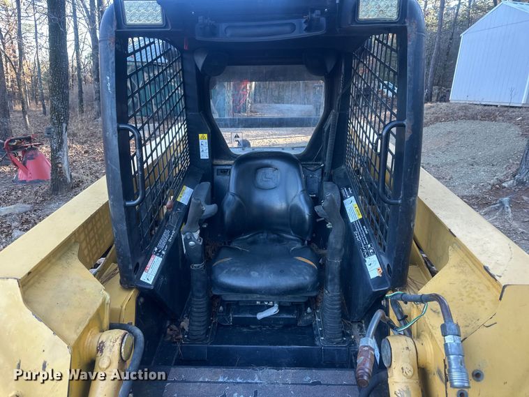 image for item FI0113 2002 John Deere 260 skid steer loader