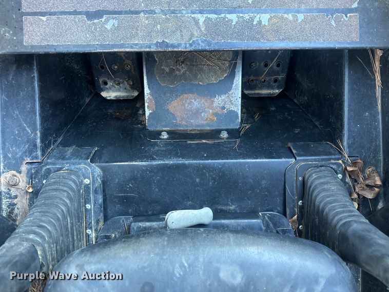 image for item FI0113 2002 John Deere 260 skid steer loader
