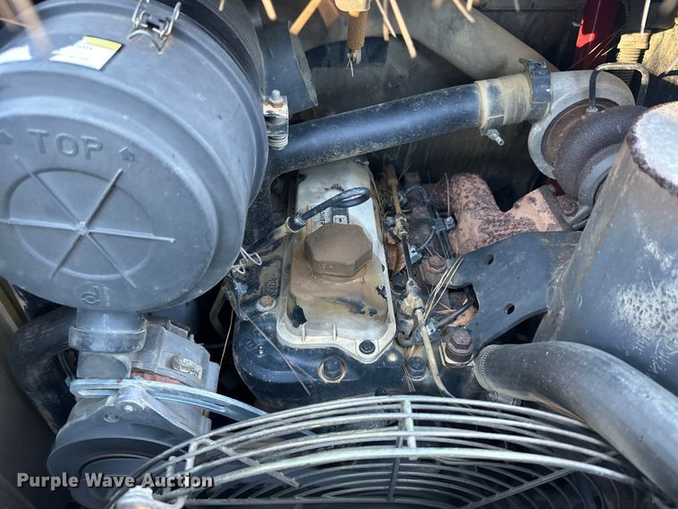 image for item FI0113 2002 John Deere 260 skid steer loader