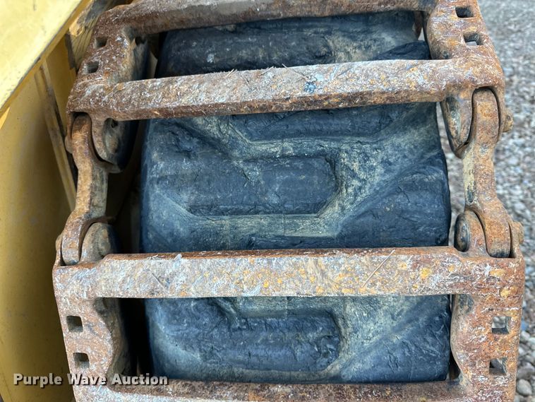 image for item FI0113 2002 John Deere 260 skid steer loader