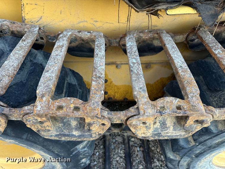 image for item FI0113 2002 John Deere 260 skid steer loader