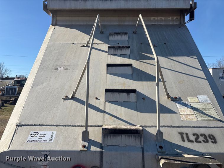 image for item FI0117 2013 Travis S/102 bottom dump trailer