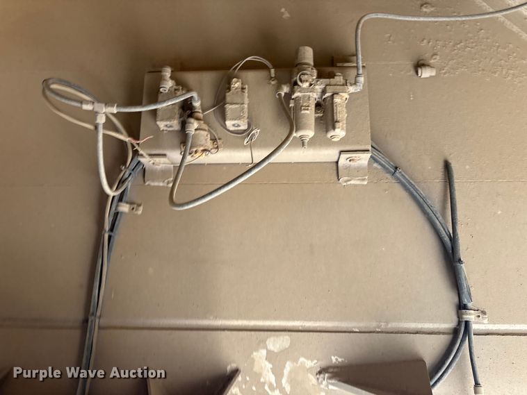 image for item FI0117 2013 Travis S/102 bottom dump trailer