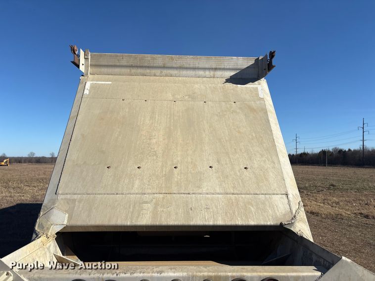 image for item FI0117 2013 Travis S/102 bottom dump trailer