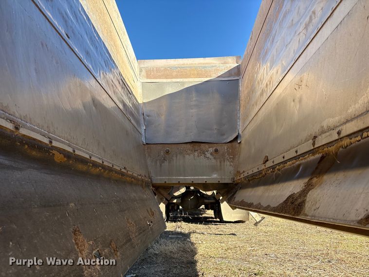 image for item FI0117 2013 Travis S/102 bottom dump trailer