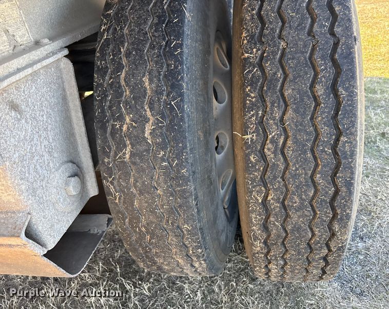 image for item FI0117 2013 Travis S/102 bottom dump trailer