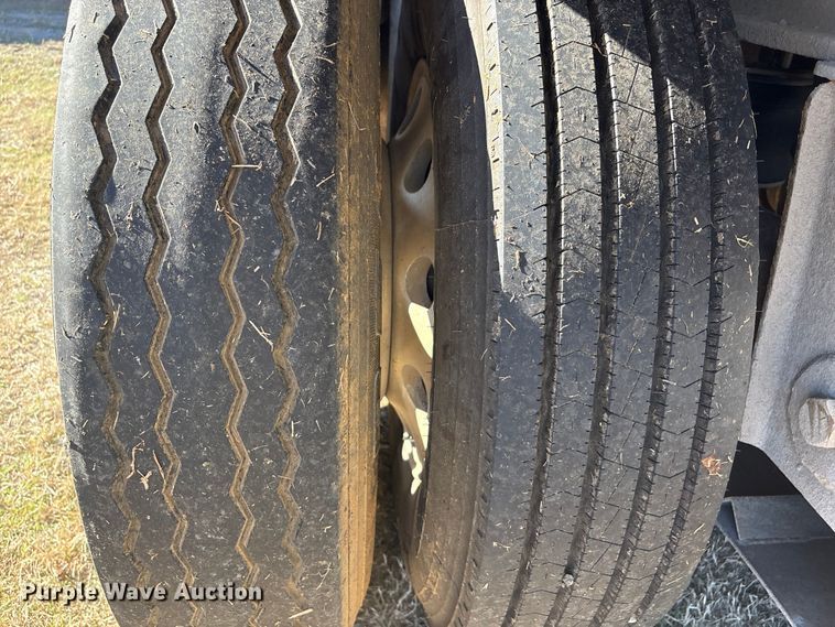 image for item FI0117 2013 Travis S/102 bottom dump trailer