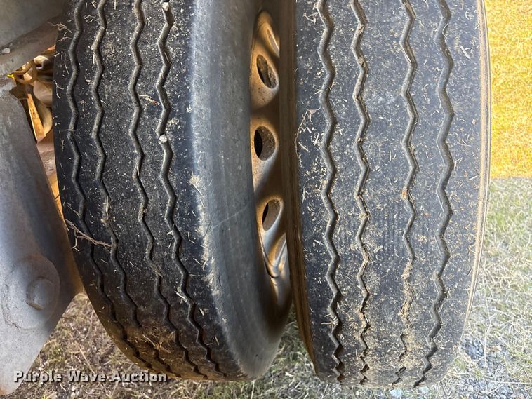 image for item FI0117 2013 Travis S/102 bottom dump trailer