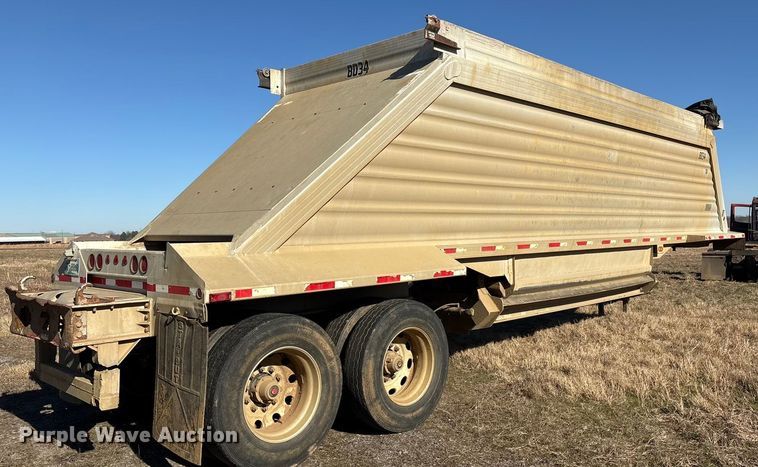 image for item FI0118 2013 Travis S/102 bottom dump trailer
