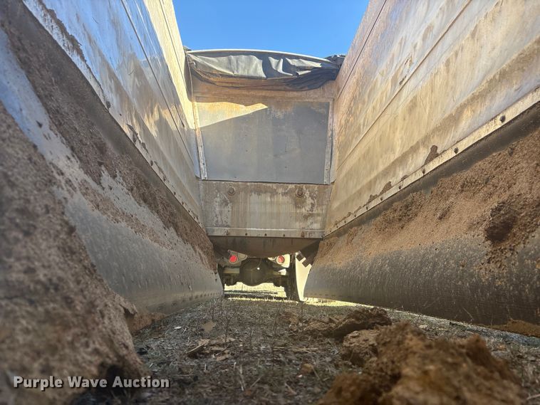 image for item FI0118 2013 Travis S/102 bottom dump trailer