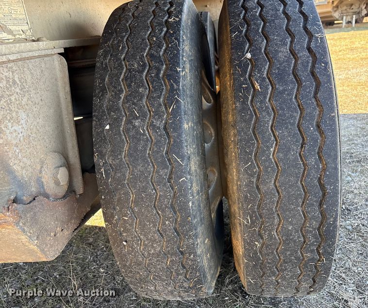 image for item FI0118 2013 Travis S/102 bottom dump trailer