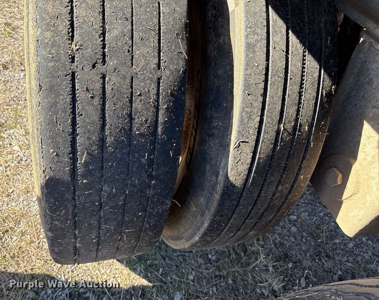 image for item FI0118 2013 Travis S/102 bottom dump trailer