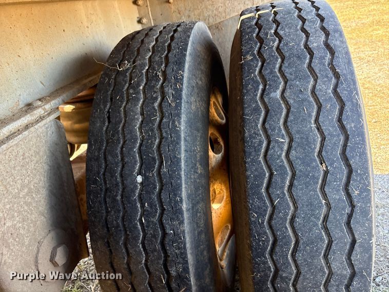 image for item FI0118 2013 Travis S/102 bottom dump trailer