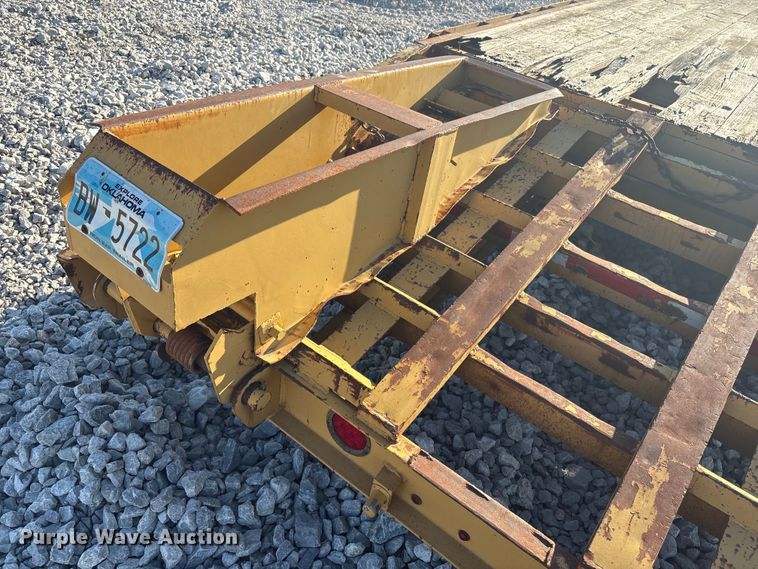 image for item FI0119 2016 Belshe DY255 equipment trailer