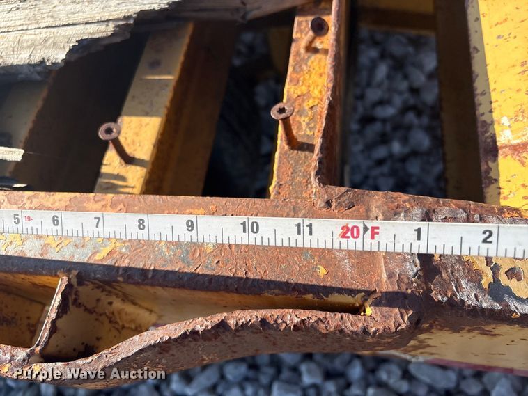 image for item FI0119 2016 Belshe DY255 equipment trailer