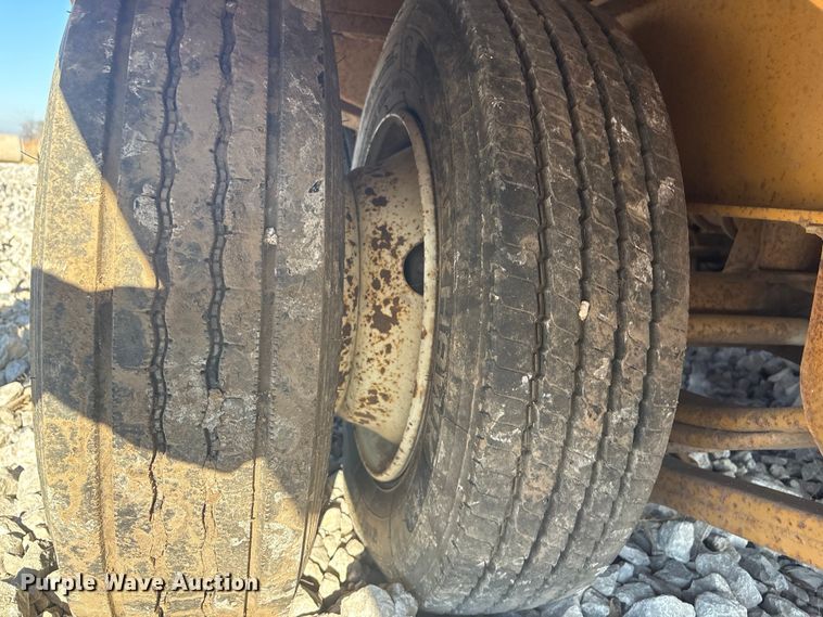 image for item FI0119 2016 Belshe DY255 equipment trailer