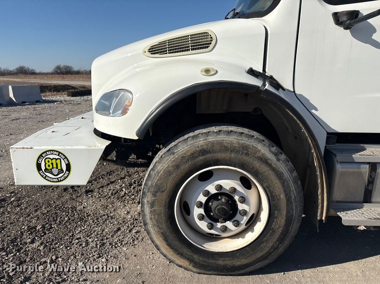 image for item FI0121 2011 Freightliner Business Class M2 Bucket Truck