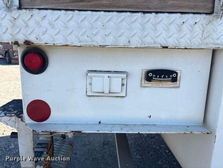 image for item FI0121 2011 Freightliner Business Class M2 Bucket Truck