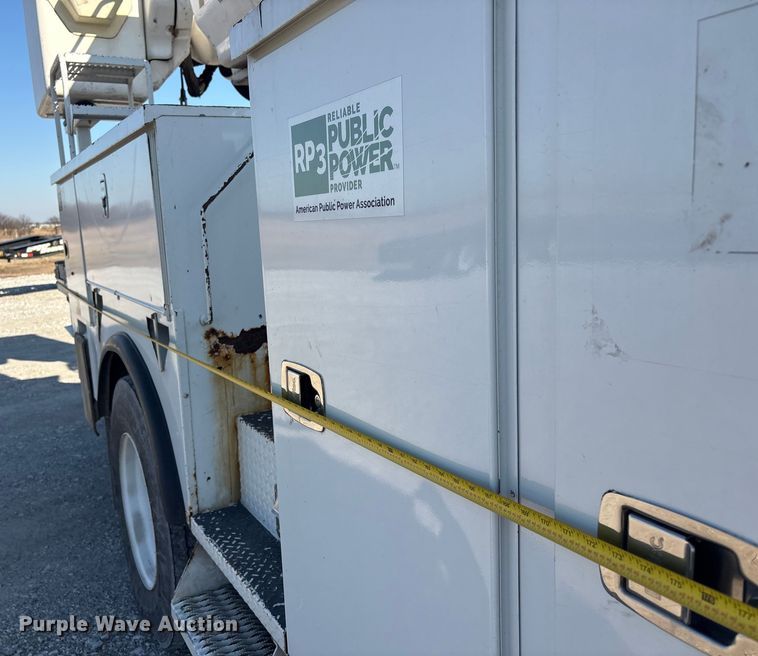 image for item FI0121 2011 Freightliner Business Class M2 Bucket Truck