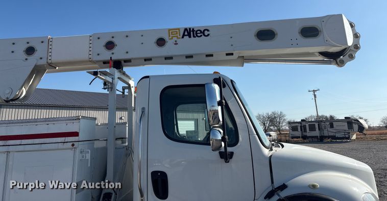 image for item FI0121 2011 Freightliner Business Class M2 Bucket Truck