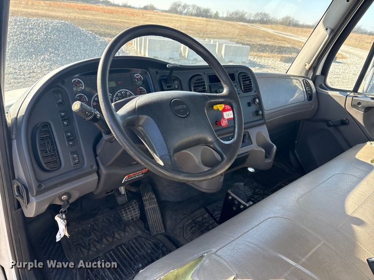 image for item FI0121 2011 Freightliner Business Class M2 Bucket Truck