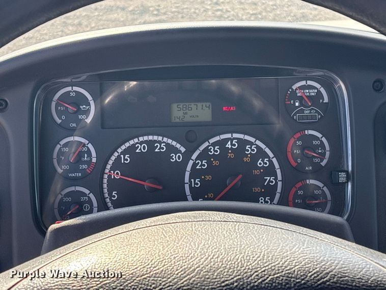 image for item FI0121 2011 Freightliner Business Class M2 Bucket Truck