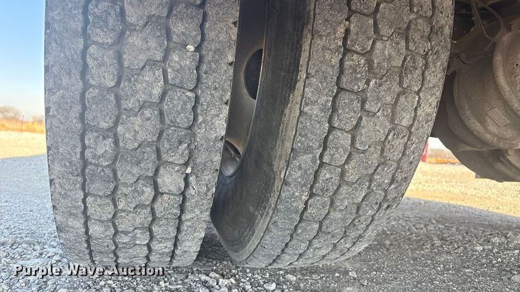 image for item FI0121 2011 Freightliner Business Class M2 Bucket Truck