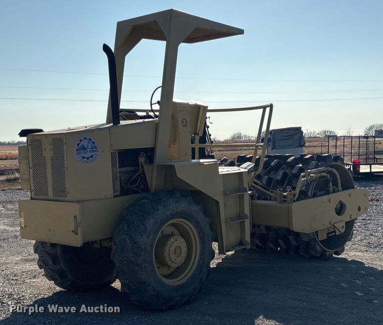 image for item FI0122 Ingersoll Rand SPF-48 Single Drum Roller