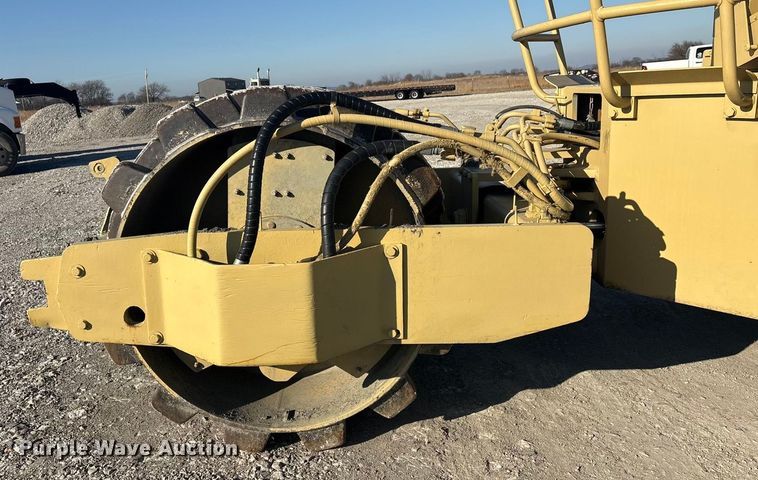 image for item FI0122 Ingersoll Rand SPF-48 Single Drum Roller