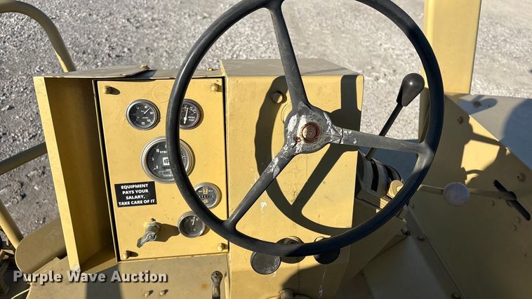 image for item FI0122 Ingersoll Rand SPF-48 Single Drum Roller