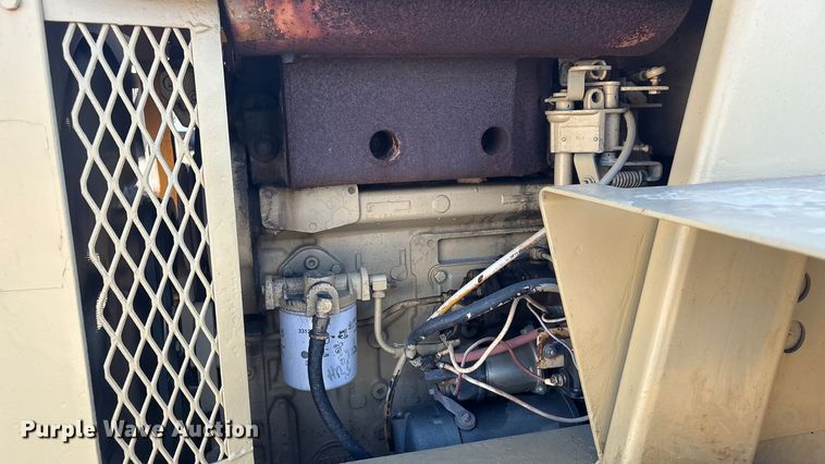 image for item FI0122 Ingersoll Rand SPF-48 Single Drum Roller