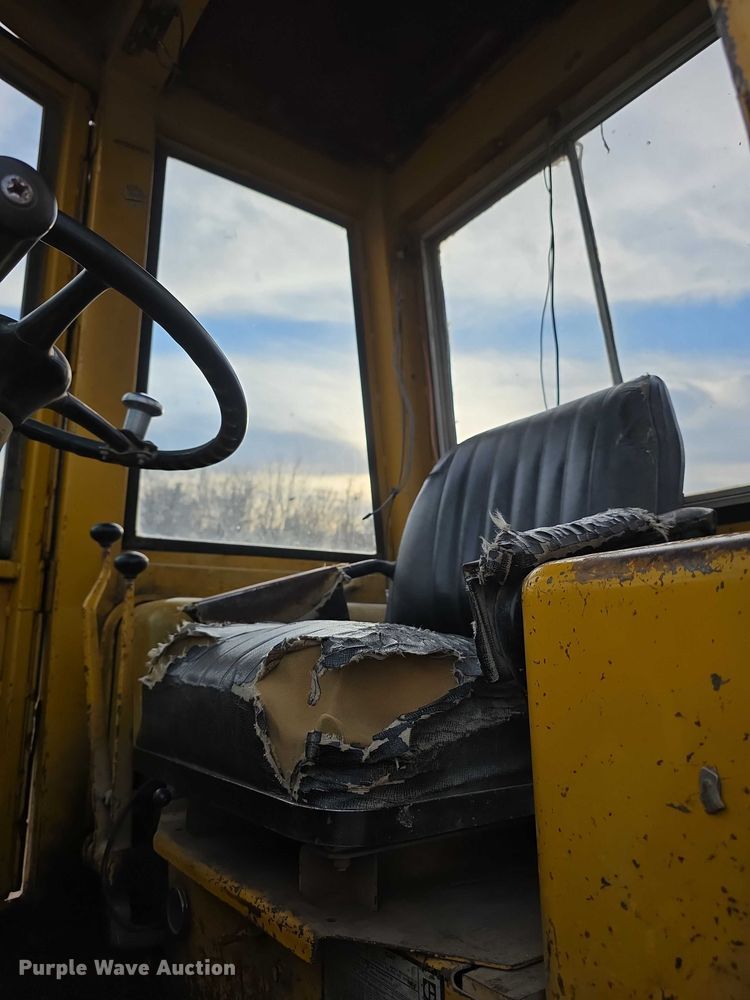 image for item FI0744 1970 Caterpillar 920 wheel loader